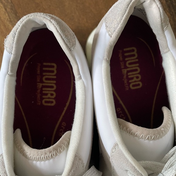 MUNRO piper sneaker white combo size 7M (retail $220) - Picture 5 of 9